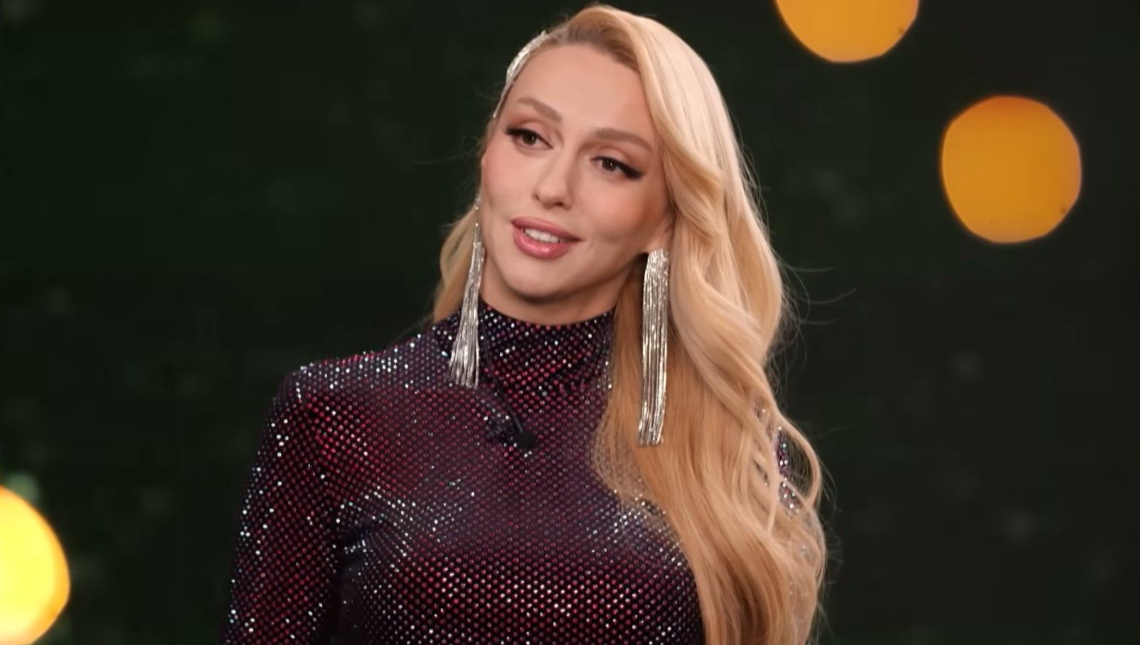 Оля Полякова отказалась от русского языка на концертах – почему Оля Полякова отказалась от русского языка на концертах – почему