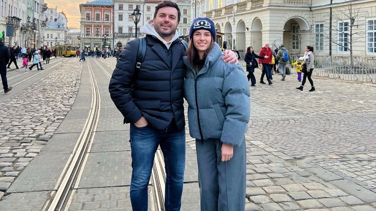 Григорий Решетник во Львове – что его жена одела на прогулку Григорий Решетник во Львове – что его жена одела на прогулку