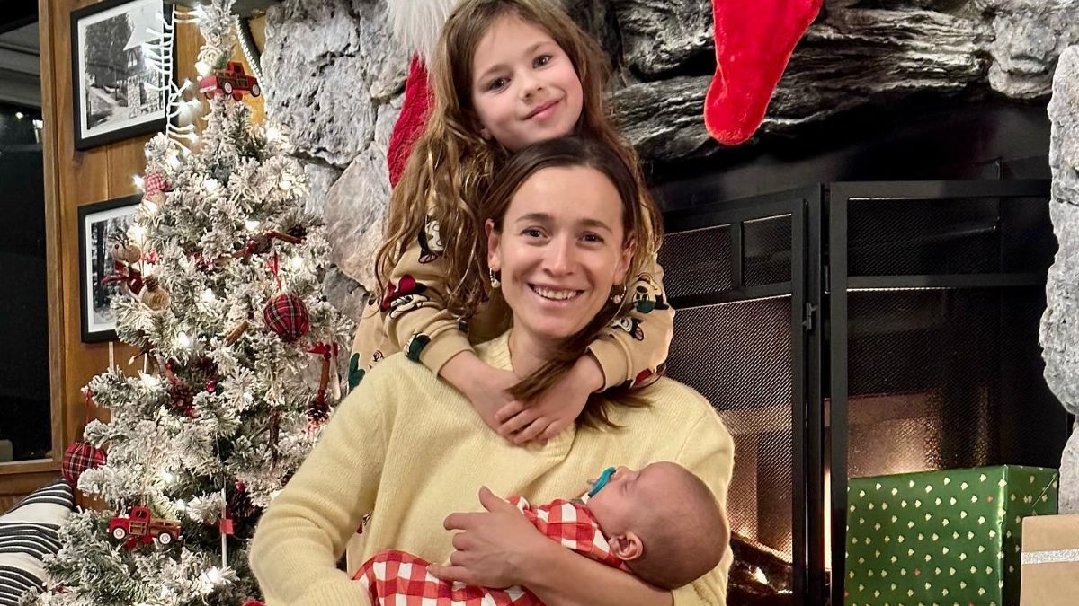 Дружина Бєднякова показала новорічне фото з дітьми – чи є на ньому ведучий 