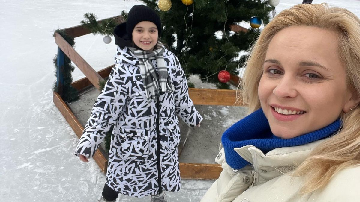 Лилия Ребрик в Черновцах – фото с дочерью на катке