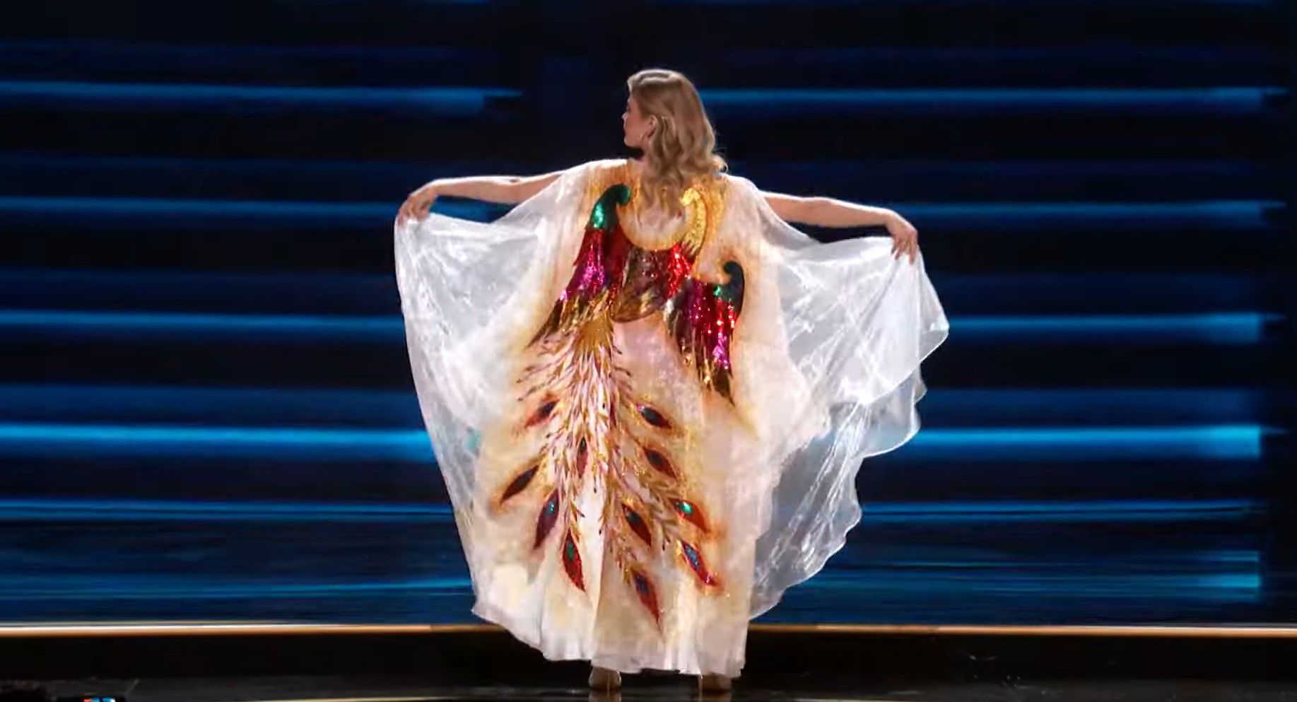 Мисс Вселенная 2022 года - россиянка показала средний палец - видео Мисс Вселенная 2022 года - россиянка показала средний палец - видео