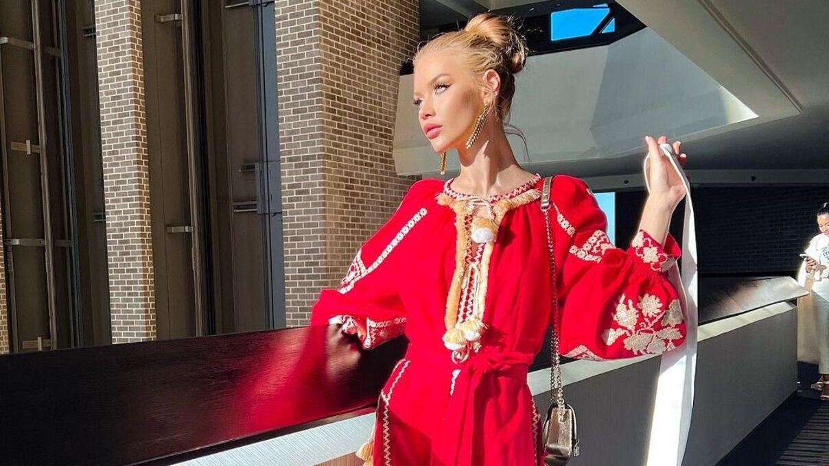 Мисс Украина Вселенная объяснила, почему отошла от россиянки Мисс Украина Вселенная объяснила, почему отошла от россиянки