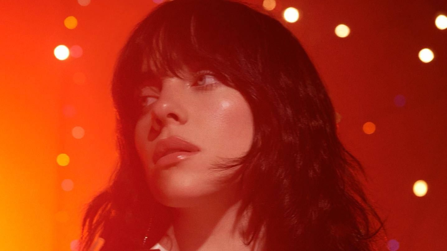 Билли Айлиш пожаловалась на ворвавшегося в дом родителей фаната - детали Билли Айлиш пожаловалась на ворвавшегося в дом родителей фаната - детали