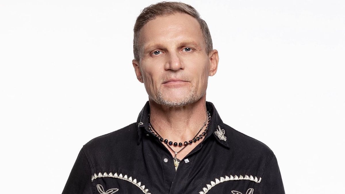 Олег Скрипка интервью – почему важно ездить на передовую Олег Скрипка интервью – почему важно ездить на передовую