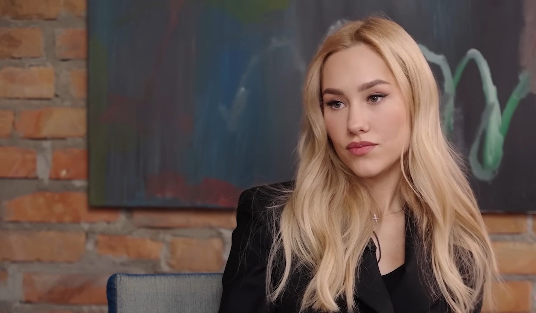 Даша Квіткова розповіла, чим займається - скільки заробляє у місяць Даша Квіткова розповіла, чим займається - скільки заробляє у місяць