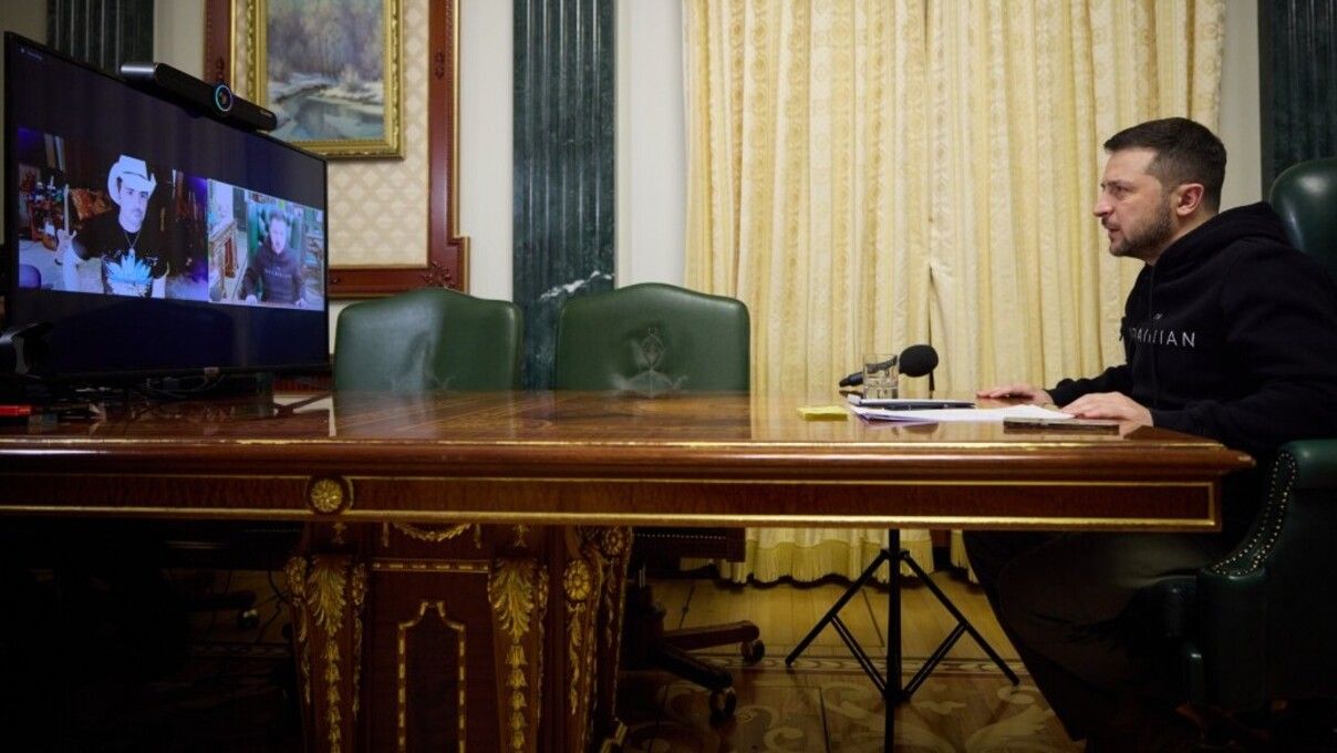 Брэд Пэйсли присоединился к инициативе Зеленского и поддержит Украину Брэд Пэйсли присоединился к инициативе Зеленского и поддержит Украину