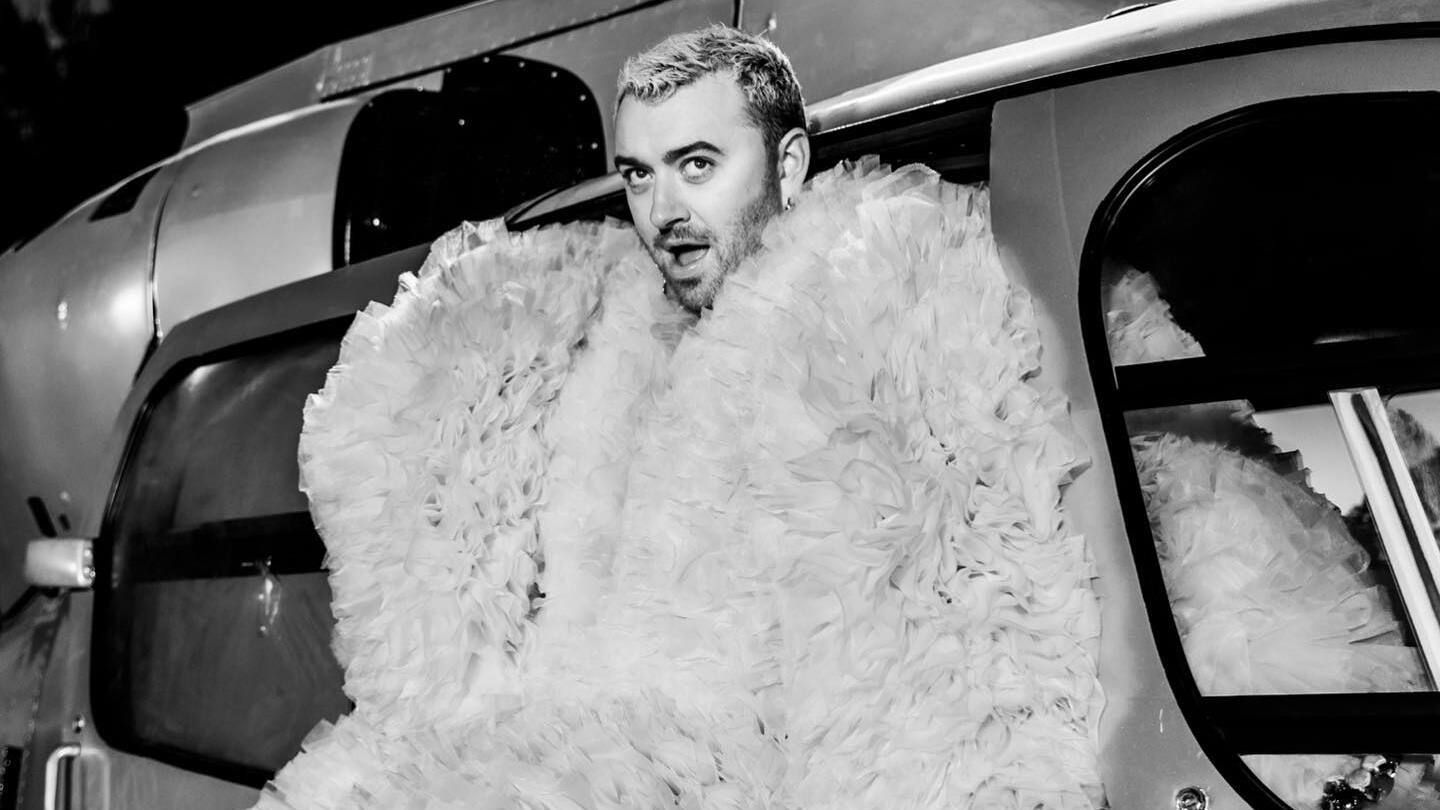 Костюми від FROLOV, кліп Тані Муіньо: нове відео випустив Сем Сміт Костюми від FROLOV, кліп Тані Муіньо: нове відео випустив Сем Сміт