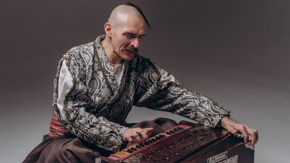 KOZAK SIROMAHA – Засвіт встали козаченьки – слухати пісню, дивитись кліп онлайн KOZAK SIROMAHA – Засвіт встали козаченьки – слухати пісню, дивитись кліп онлайн