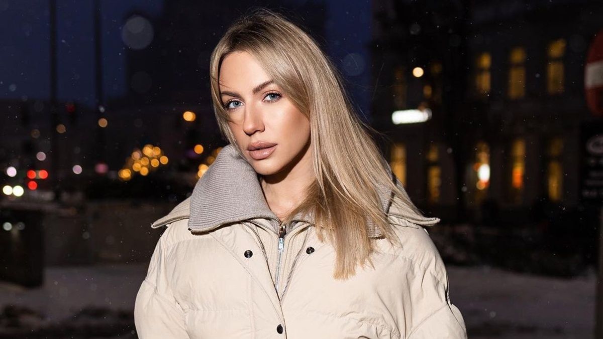 Леся Никитюк на похоронах жениха подруги - он погиб на войне - фото Леся Никитюк на похоронах жениха подруги - он погиб на войне - фото