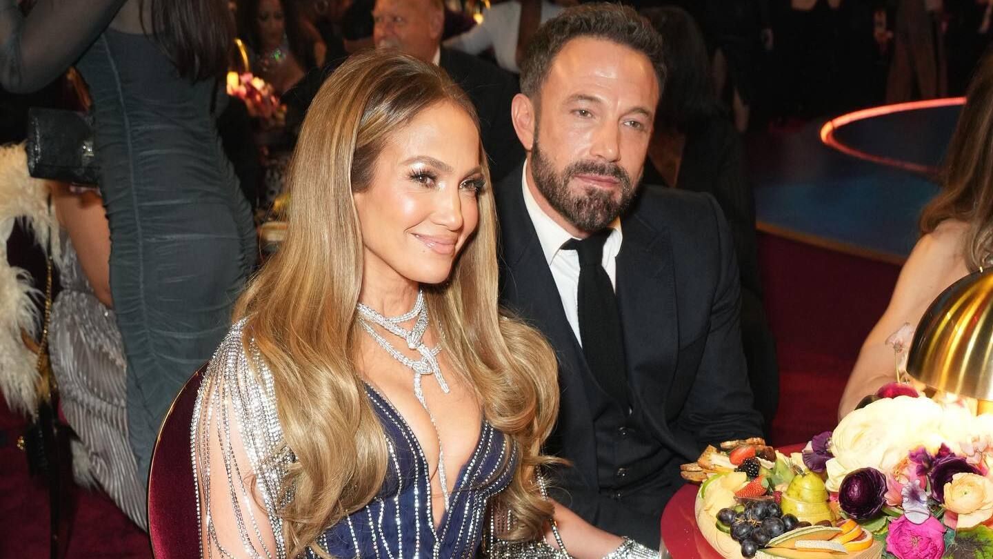 Бен Аффлек занудьгував на Греммі 2023 і став мемом - смішні фото і відео Бен Аффлек занудьгував на Греммі 2023 і став мемом - смішні фото і відео