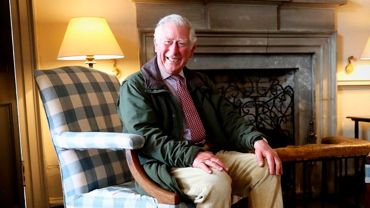 Король Чарльз ІІІ появился в дырявом носке – бурная реакция сети – видео Король Чарльз ІІІ появился в дырявом носке – бурная реакция сети – видео