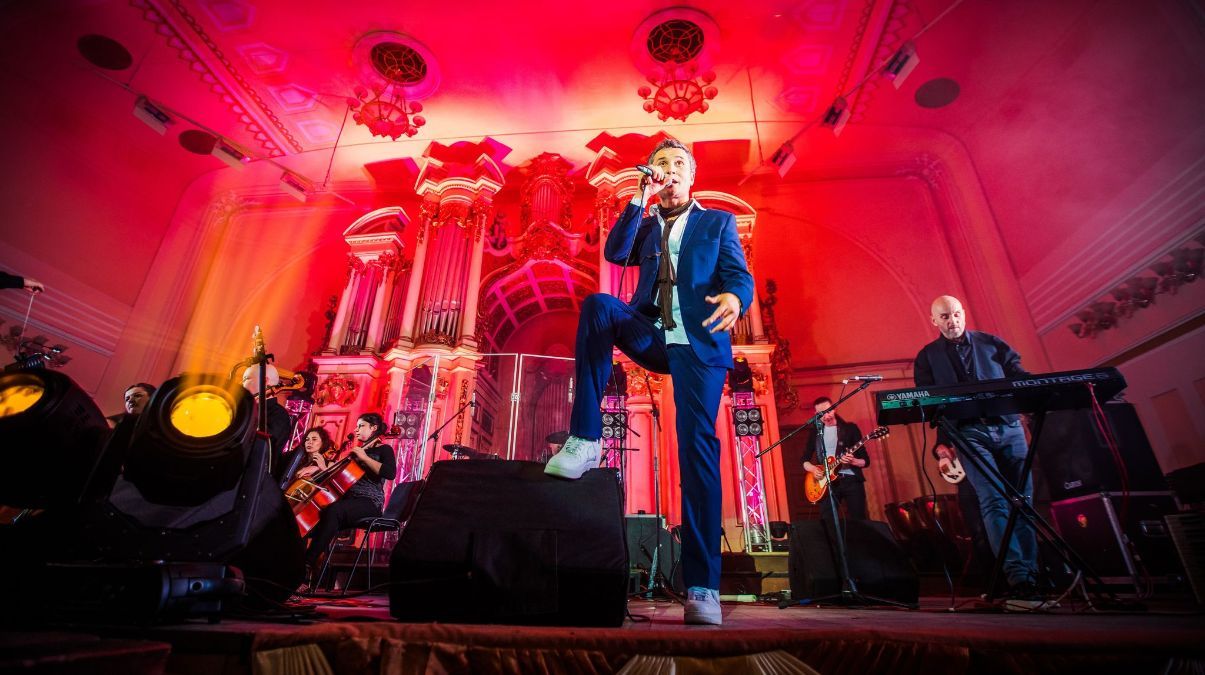 Інтерв'ю з Віктором Винником про війну, День Валентина і концерт у Львові Інтерв'ю з Віктором Винником про війну, День Валентина і концерт у Львові