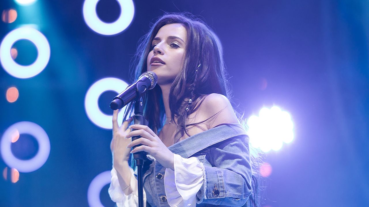 Кристина Соловой прервала концерт в Германии Кристина Соловой прервала концерт в Германии