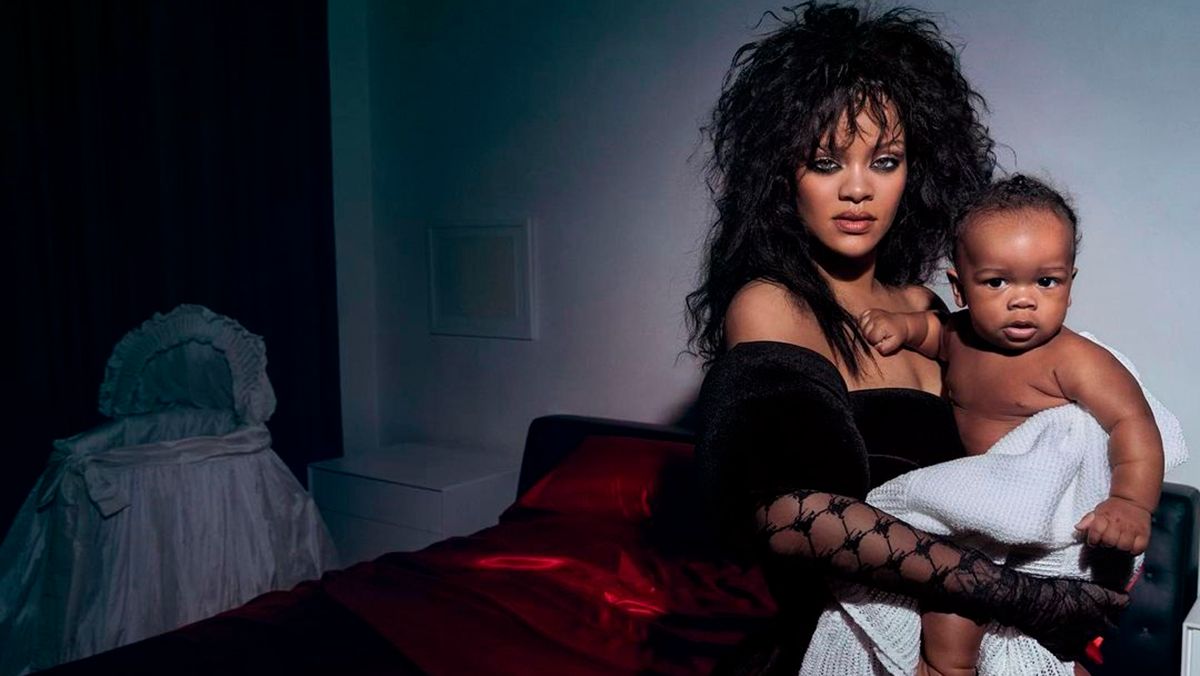 Ріанна на обкладинці Vogue – вона вперше показала обличчя сина – фото Ріанна на обкладинці Vogue – вона вперше показала обличчя сина – фото