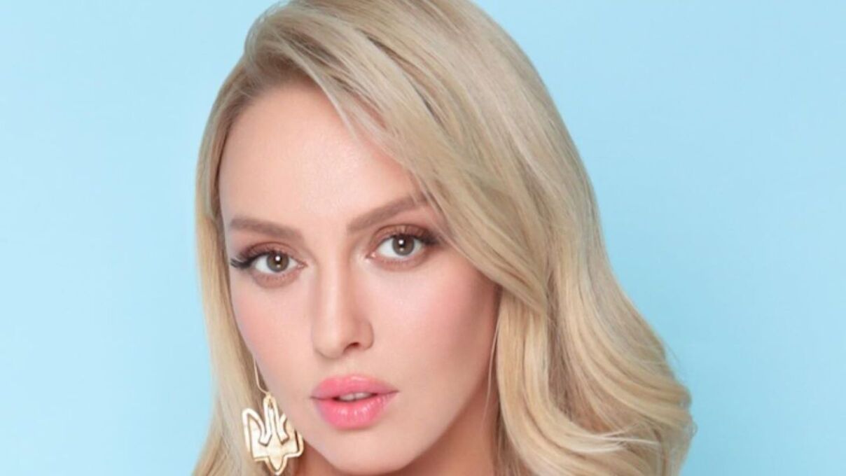 Оля Полякова сделала фото с фаном за деньги – сколько и кому он заплатил Оля Полякова сделала фото с фаном за деньги – сколько и кому он заплатил