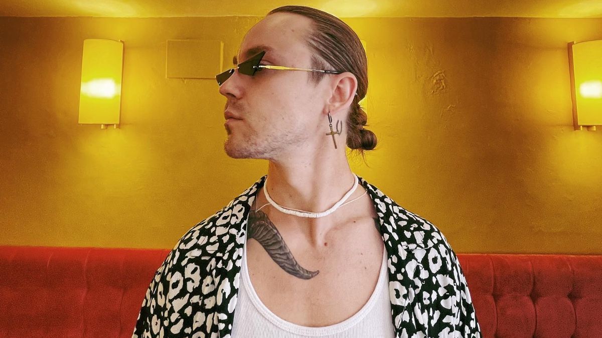 Артем Пивоваров во Львове ответил хейтерам концертов – эмоциональное видео Артем Пивоваров во Львове ответил хейтерам концертов – эмоциональное видео