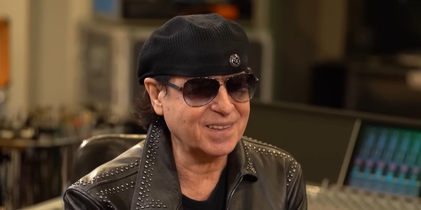 Лідер Scorpions підтримав Україну та сказав, як ставиться до росіян Лідер Scorpions підтримав Україну та сказав, як ставиться до росіян