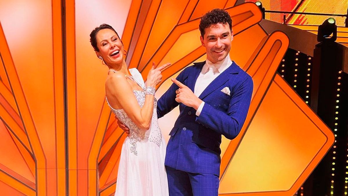 Ексдружина Кличка виступила на німецьких Танцях – як виглядає її партнер – фото, відео Ексдружина Кличка виступила на німецьких Танцях – як виглядає її партнер – фото, відео