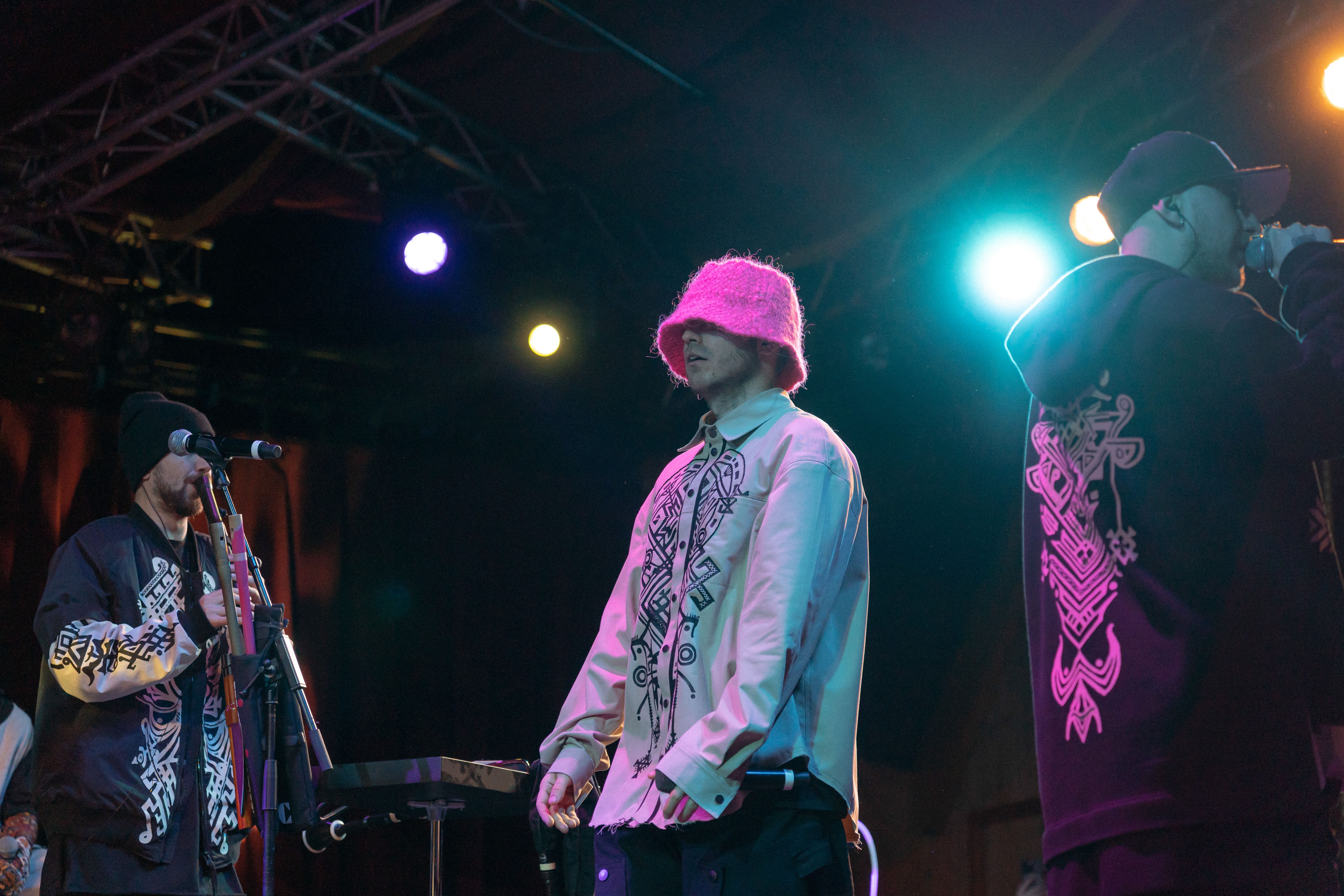 Группа Kalush Orchestra сменили костюмы Группа Kalush Orchestra сменили костюмы