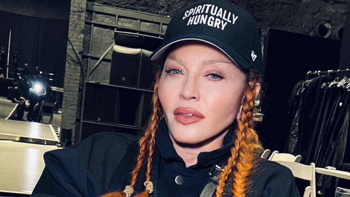 Мадонна відповіла хейтерам і показала обличчя після операції - фото Мадонна відповіла хейтерам і показала обличчя після операції - фото