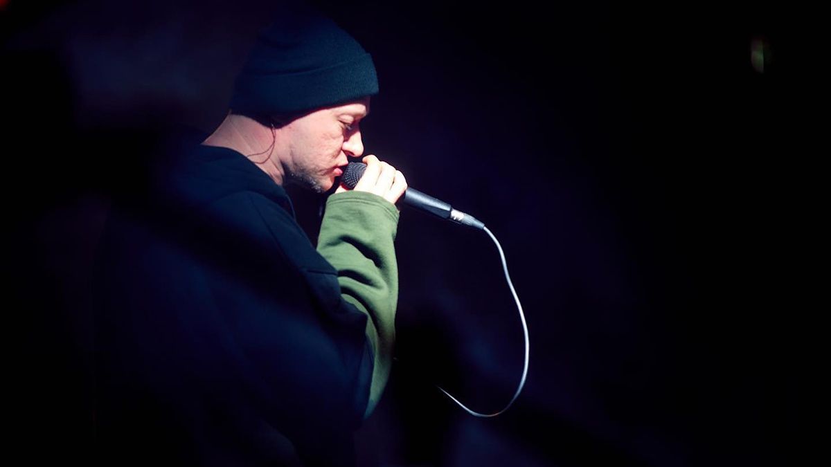 Бумбокс пригадав вистп у Маріуполі – це останній концерт у драмтеатрі – фото Бумбокс пригадав вистп у Маріуполі – це останній концерт у драмтеатрі – фото