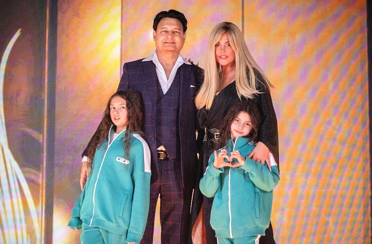 Камалія з сім'єю Камалія з сім'єю