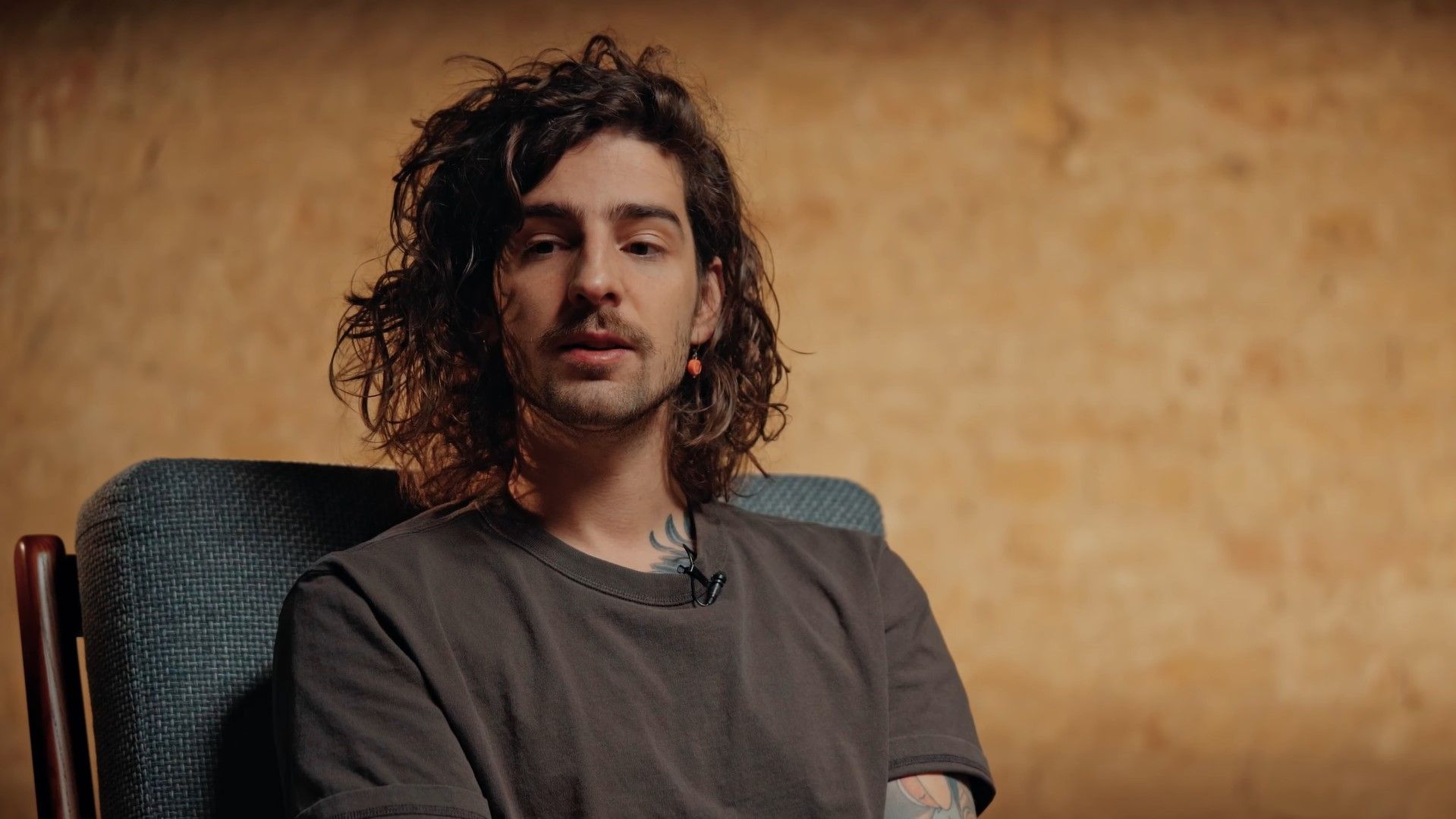 Владимир Дантес прокомментировал трек Потапа о волонтерах Владимир Дантес прокомментировал трек Потапа о волонтерах