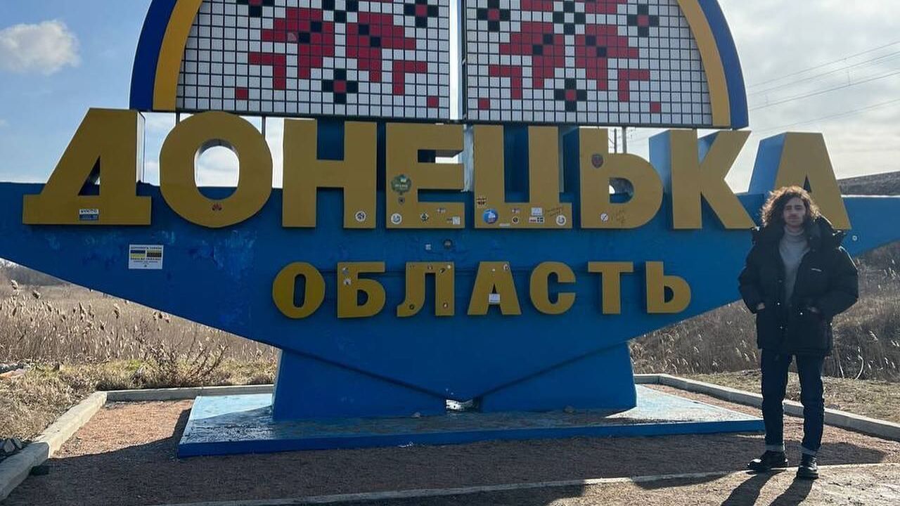 Владимир Дантес выступил для военных - фото и видео с фронта Владимир Дантес выступил для военных - фото и видео с фронта