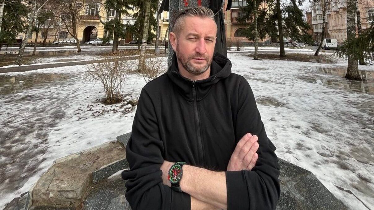 Сергій Жадан у Нью-Йорку влаштував аукціон - кошти підуть на ЗСУ Сергій Жадан у Нью-Йорку влаштував аукціон - кошти підуть на ЗСУ