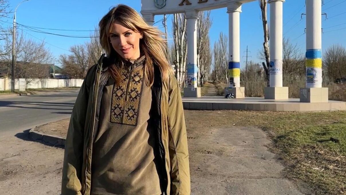 Леся Нікітюк приїхала у Херсон і показала розкрадений музей Леся Нікітюк приїхала у Херсон і показала розкрадений музей