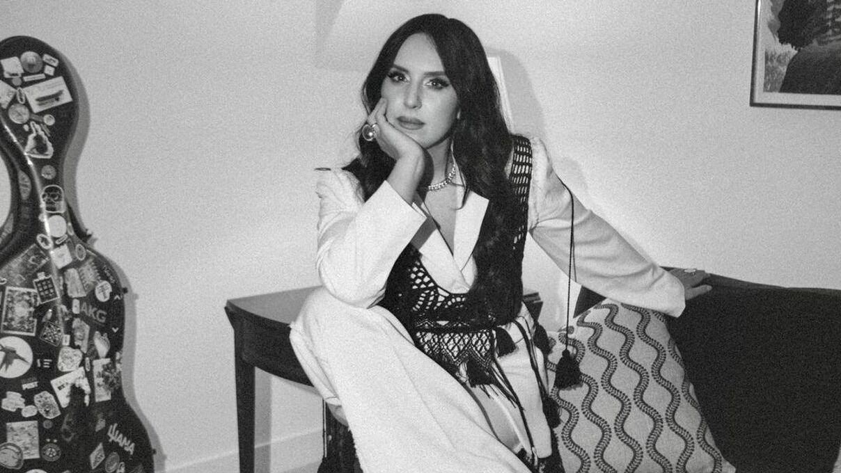 Джамала перепела хит Майли Сайрус Flowers в 8 марта Джамала перепела хит Майли Сайрус Flowers в 8 марта