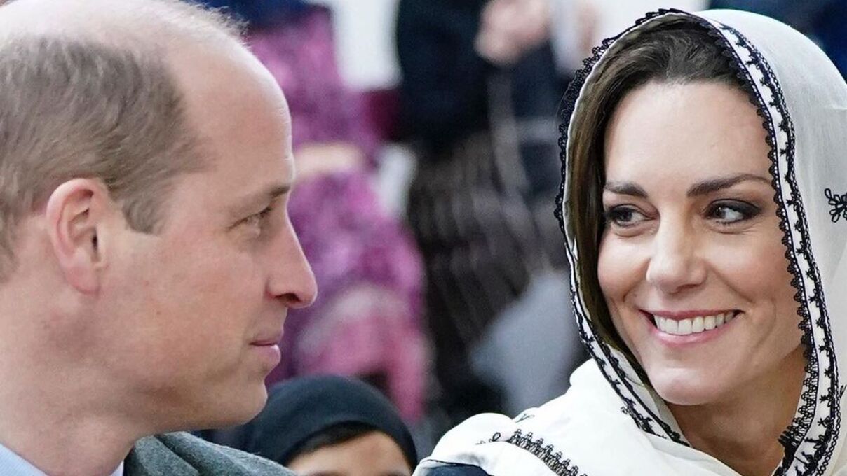 Кейт Миддлтон вышла на публику в Лондоне – видео необычного образа Кейт Миддлтон вышла на публику в Лондоне – видео необычного образа