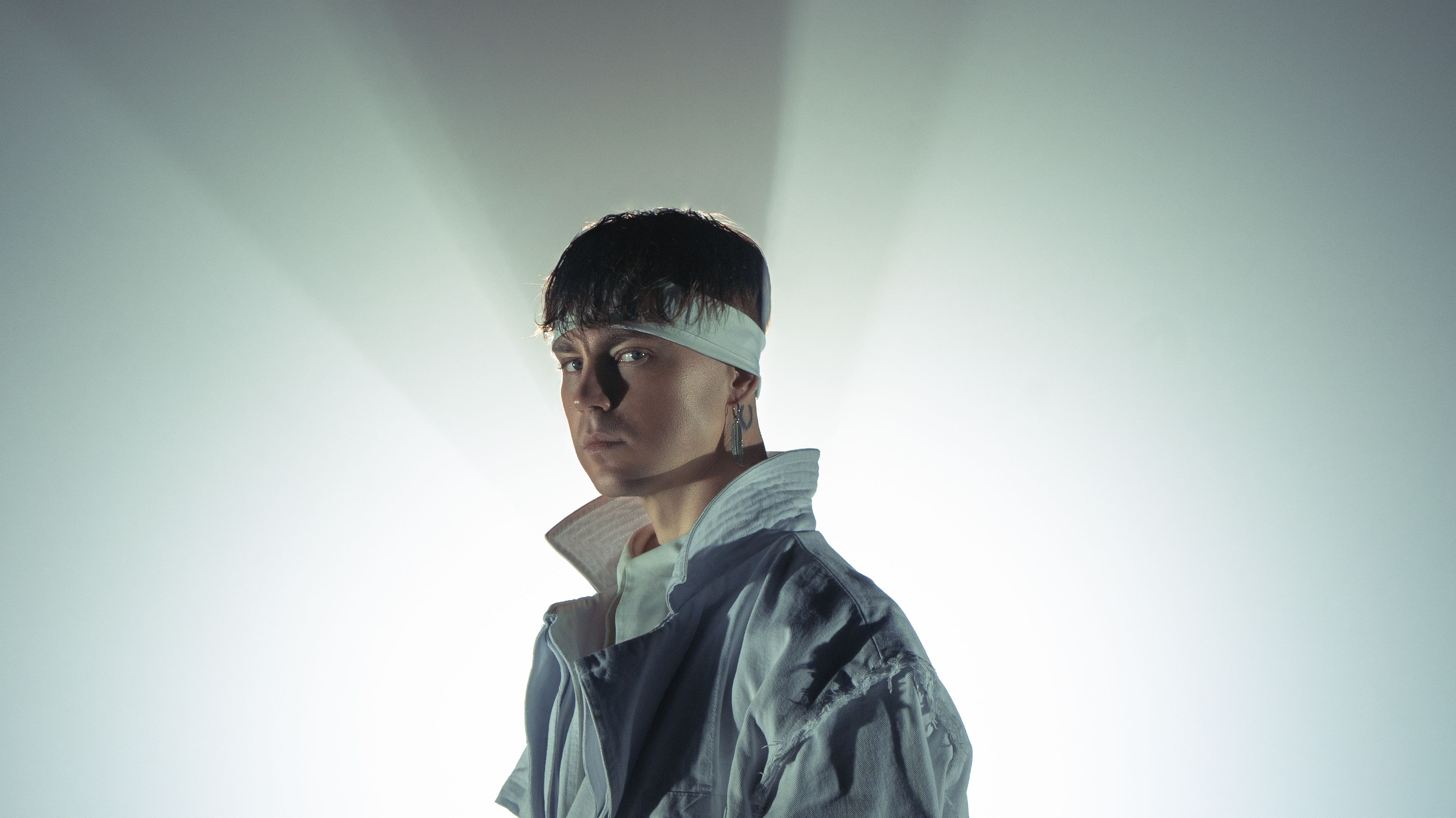 Артем Пивоваров выпустил альбом Твої вірші, мої ноти – слушать полностью Артем Пивоваров выпустил альбом Твої вірші, мої ноти – слушать полностью