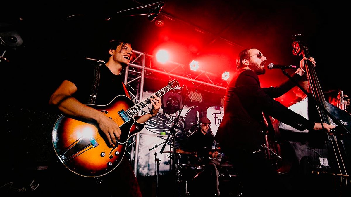 Минкульт не выпускает артистов за границу – у известной группы сорвался тур Минкульт не выпускает артистов за границу – у известной группы сорвался тур