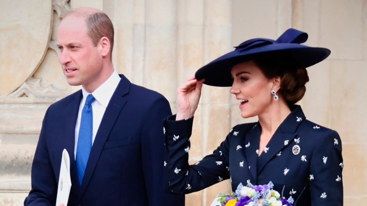 Кейт Миддлтон появилась на службе в цветочном костюме – фото в образе Кейт Миддлтон появилась на службе в цветочном костюме – фото в образе