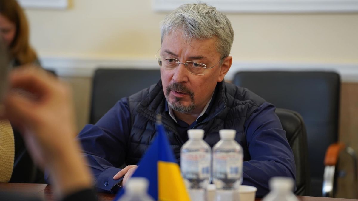 Артистов будут выпускать за границу – какие документы нужно, на сколько Артистов будут выпускать за границу – какие документы нужно, на сколько