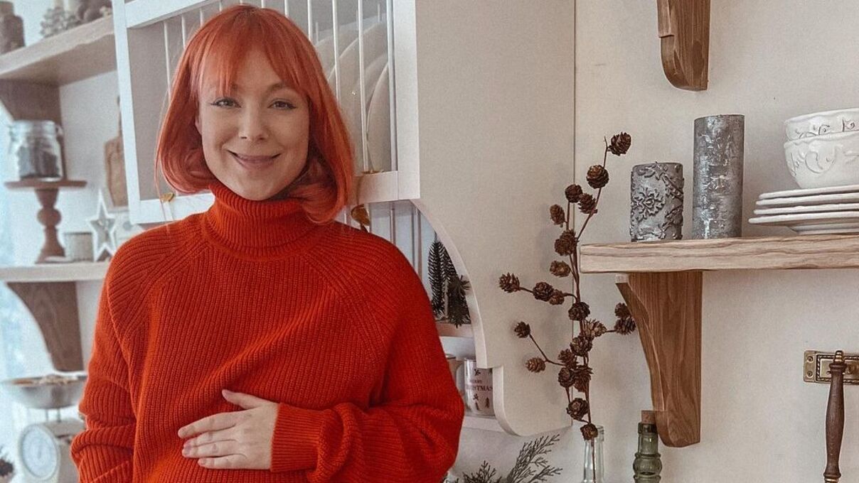 Світлана Тарабарова займається йогою під час третьої вагітності - відео Світлана Тарабарова займається йогою під час третьої вагітності - відео