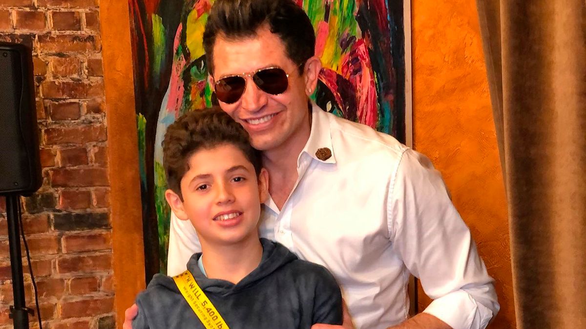 Джеджула показав сина від Санти Дімопулос і звинуватив журналістів – відео Джеджула показав сина від Санти Дімопулос і звинуватив журналістів – відео