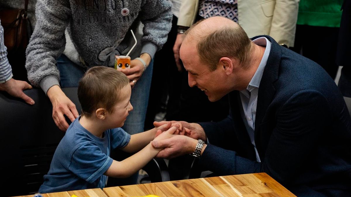 Принц Уильям в Варшаве – он встретился с беженцами из Украины – фото, видео