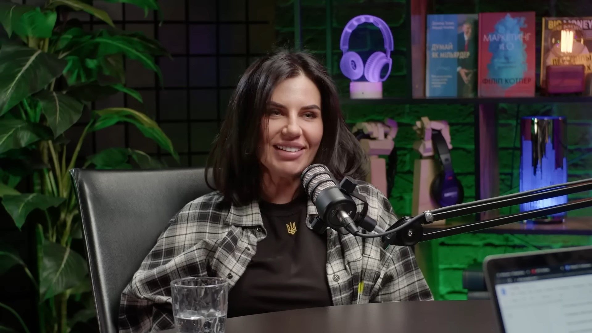 Анна Алхім слухає російську музику - бурхлива реакція мережі Анна Алхім слухає російську музику - бурхлива реакція мережі