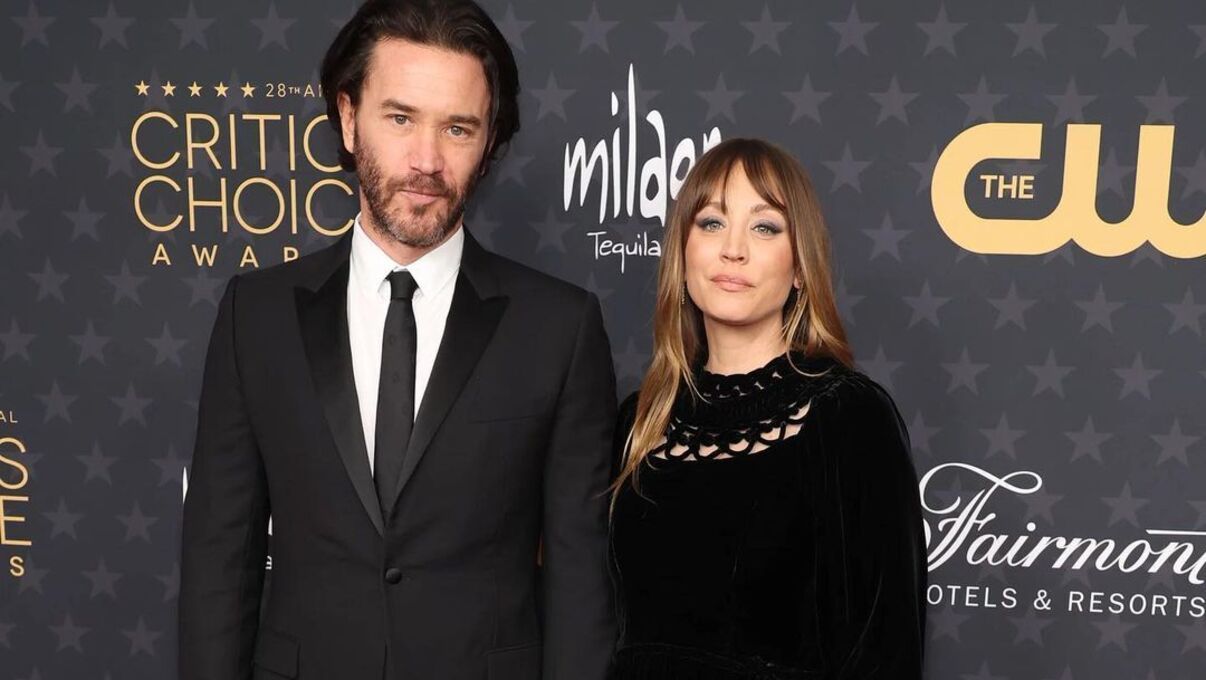 Зірка Теорії великого вибуху Кейлі Куоко стала мамою - фото Зірка Теорії великого вибуху Кейлі Куоко стала мамою - фото