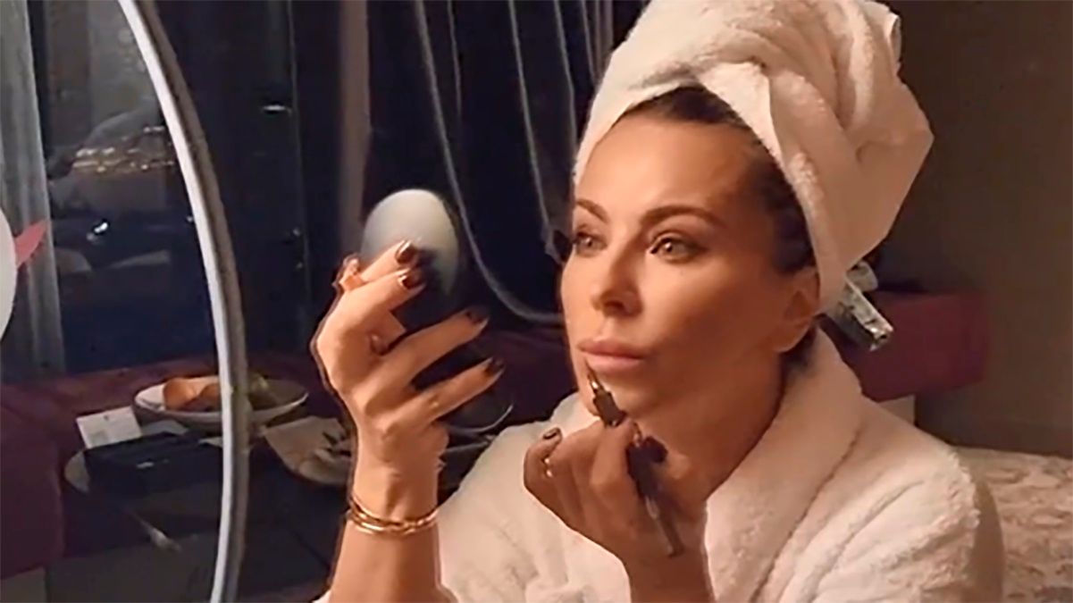 Ани Лорак уехала из России после скандала – куда сбежала предательница – фото Ани Лорак уехала из России после скандала – куда сбежала предательница – фото