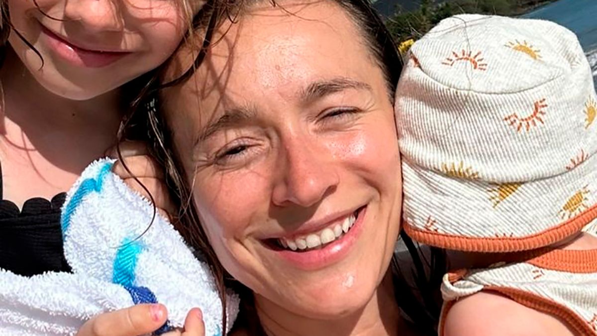 Жена Беднякова не смогла приехать в Украину – куда он отправил ее с детьми – видео Жена Беднякова не смогла приехать в Украину – куда он отправил ее с детьми – видео