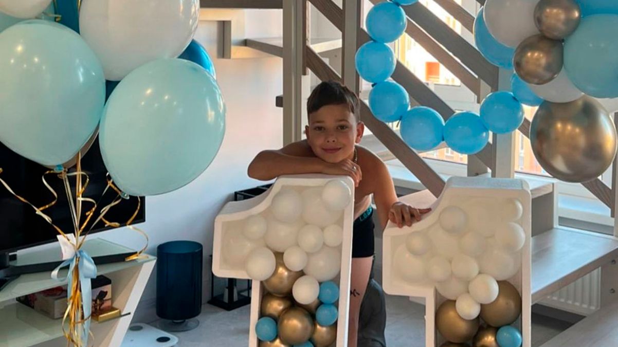 Ксения Мишина поздравила сына с днем рождения - реакция мальчика, фото Ксения Мишина поздравила сына с днем рождения - реакция мальчика, фото