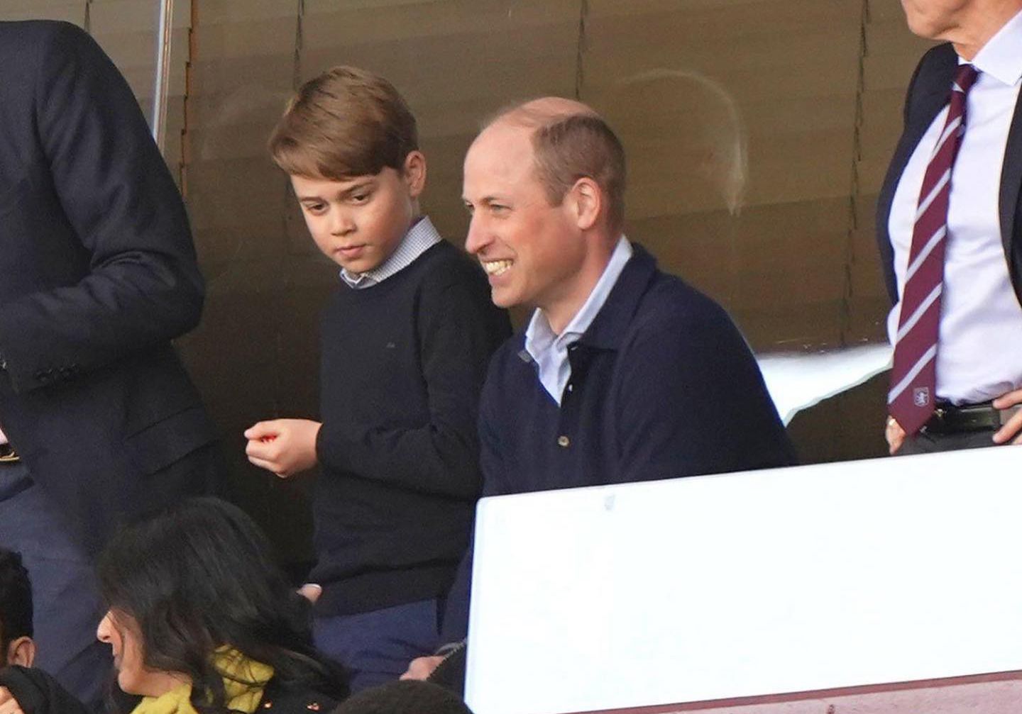 Принц Уильяма с сыном Джорджем сходил на футбольный матч