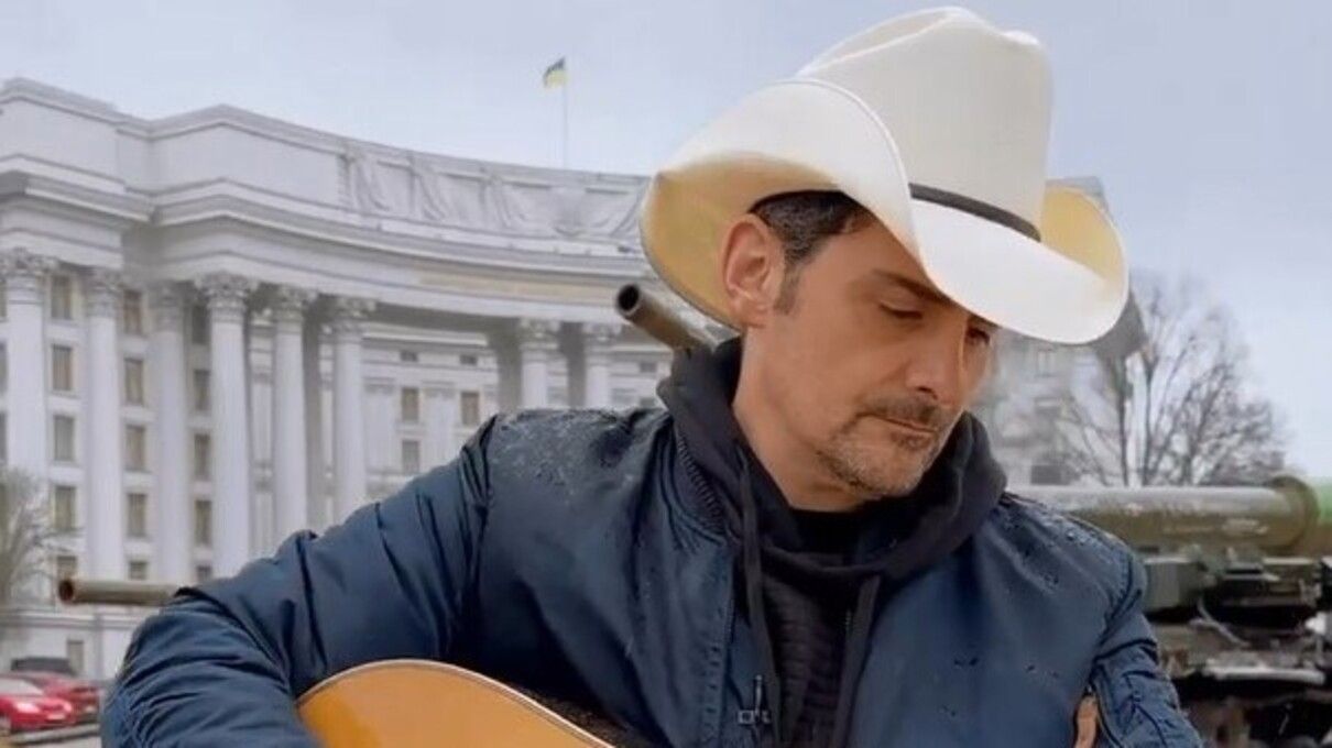 Бред Пейслі приїхав в Україну - відео зірки кантрі у Києві Бред Пейслі приїхав в Україну - відео зірки кантрі у Києві