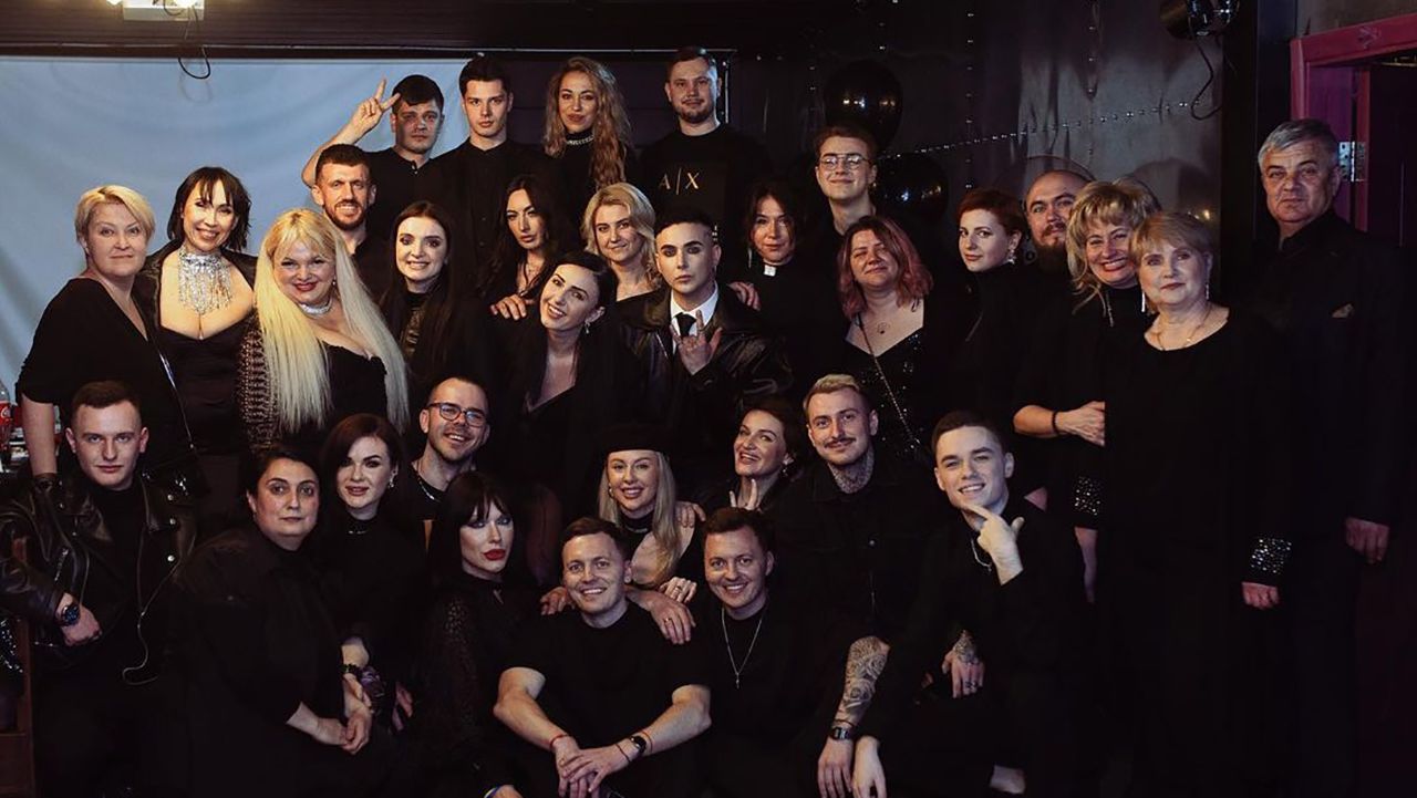 MELOVIN устроил вечеринку в стиле семейки Адамсов MELOVIN устроил вечеринку в стиле семейки Адамсов