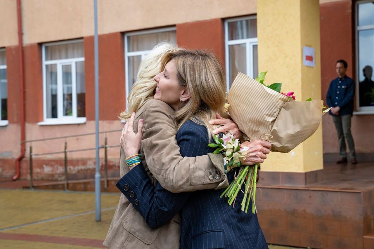 Джилл Байден мило поздравила Елену Зеленскую, попавшую в список самых влиятельных людей - Showbiz Джилл Байден мило поздравила Елену Зеленскую, попавшую в список самых влиятельных людей - Showbiz