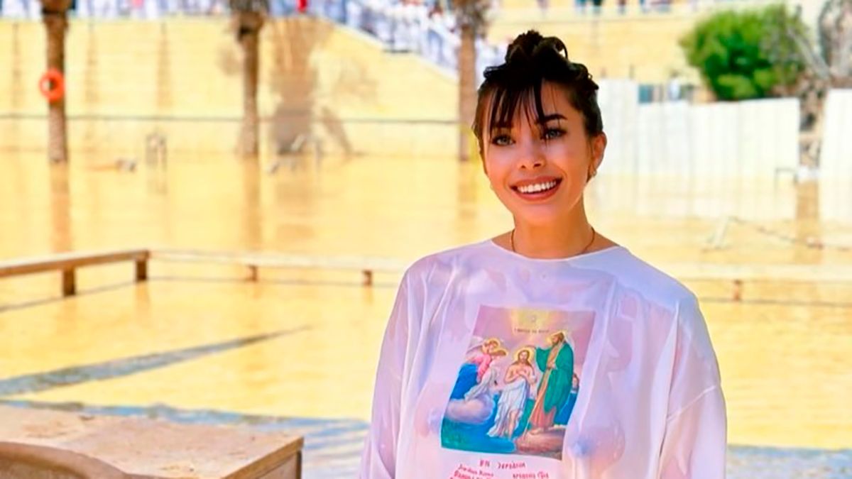 Анну Неплях розкритикували через купання в Йордані – як сконфузилася модель Анну Неплях розкритикували через купання в Йордані – як сконфузилася модель