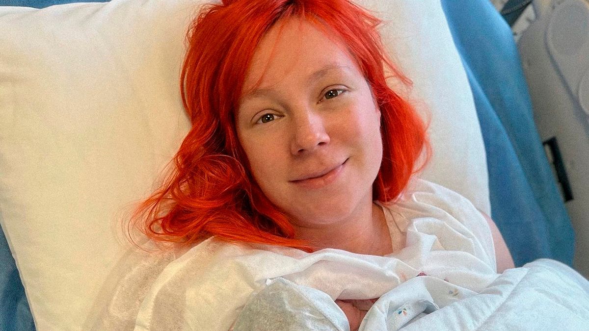 Светлана Тарабарова стала мамой в третий раз – певица родила дочь – фото из роддома Светлана Тарабарова стала мамой в третий раз – певица родила дочь – фото из роддома